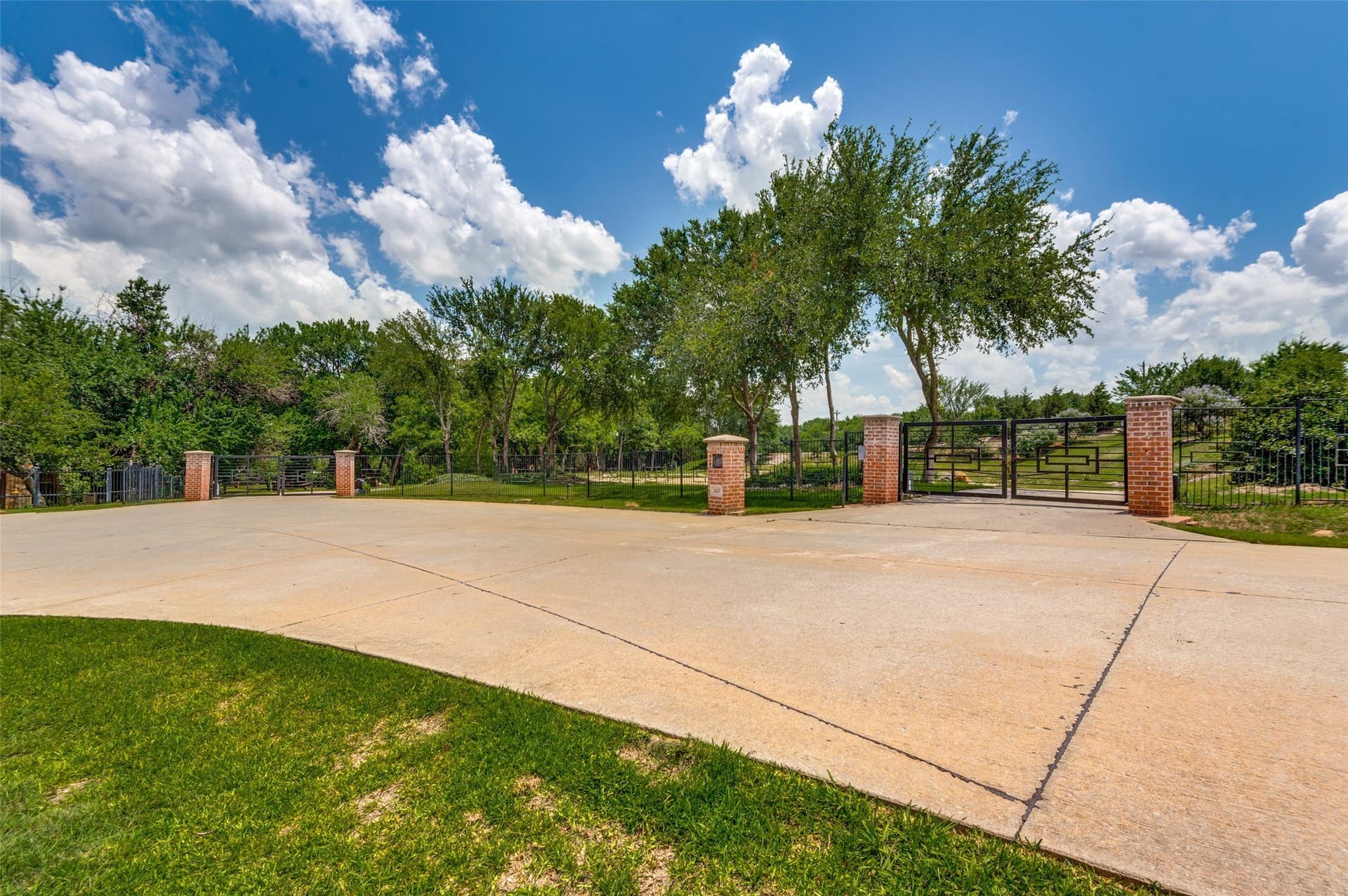4.03 acres in Collin County gallery image 3