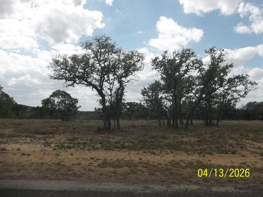 3.05 acres in Kerr County