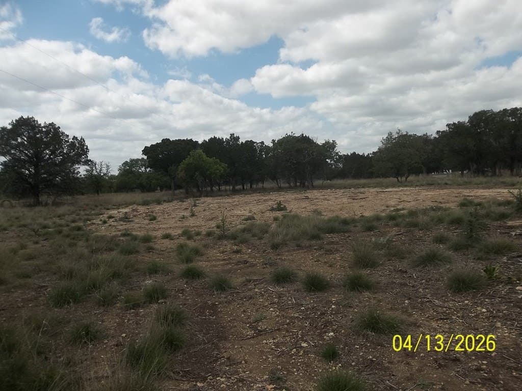 3.05 acres in Kerr County gallery image 4