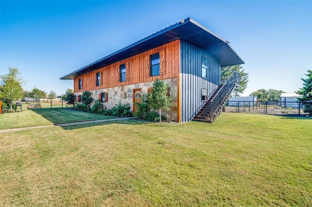 2.01 acres in Rockwall County