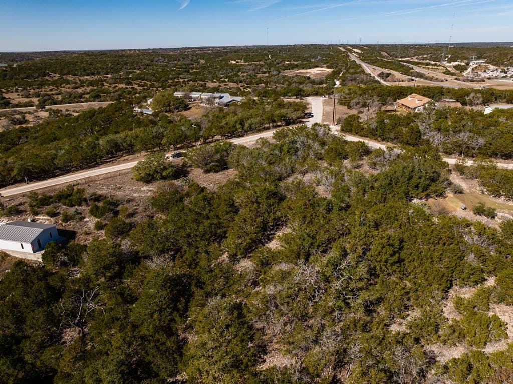 0.84 acres in Kerr County gallery image 4