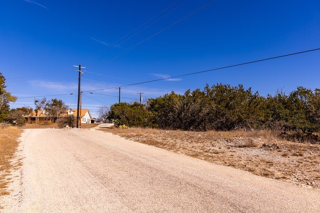0.84 acres in Kerr County - photo 7