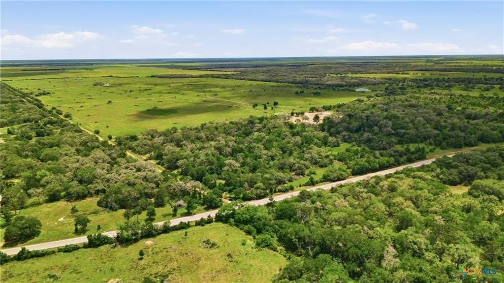 435 acres in Lavaca County - photo 2