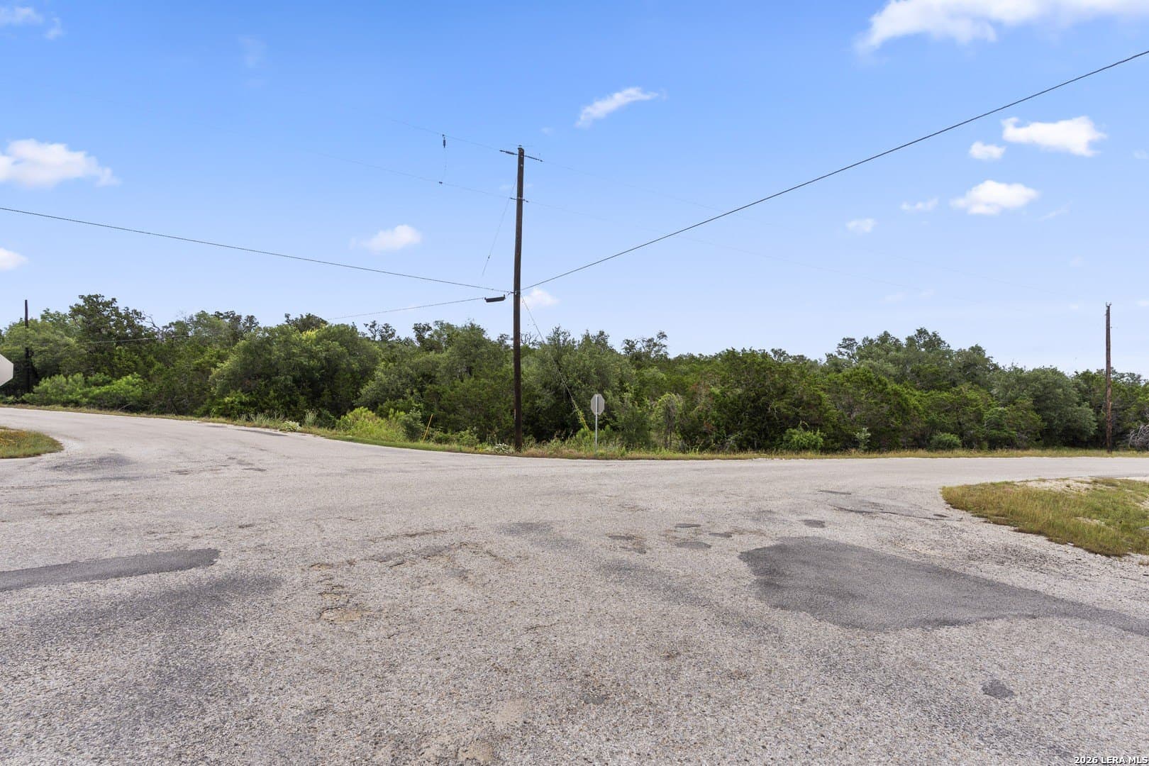 1 acres in Comal County gallery image 2