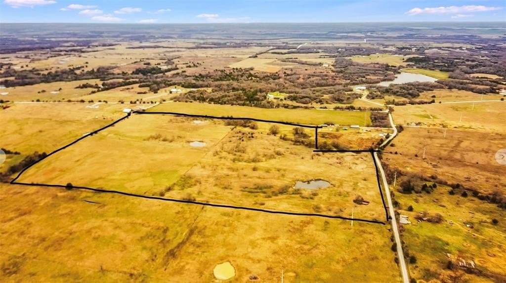 60 acres in Navarro County