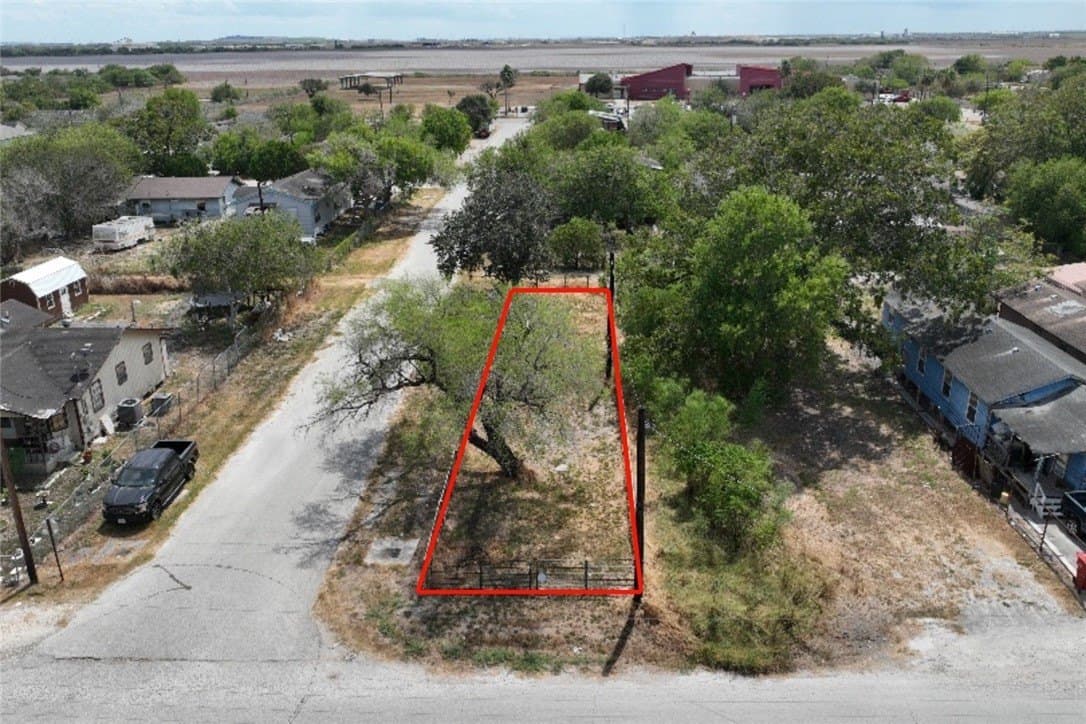 0.08 acres in Nueces County - photo 2
