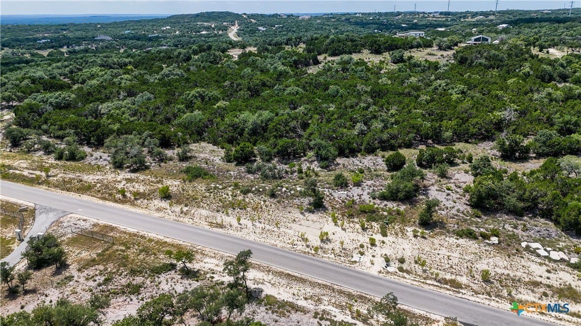 5.01 acres in Comal County - photo 4