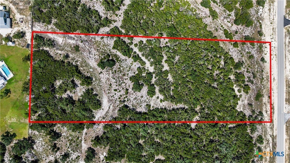 5.01 acres in Comal County - photo 2