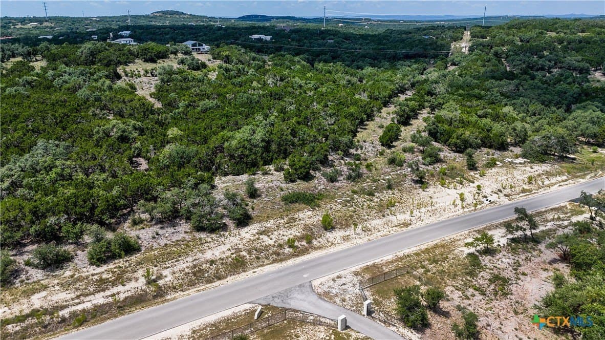5.01 acres in Comal County - photo 3