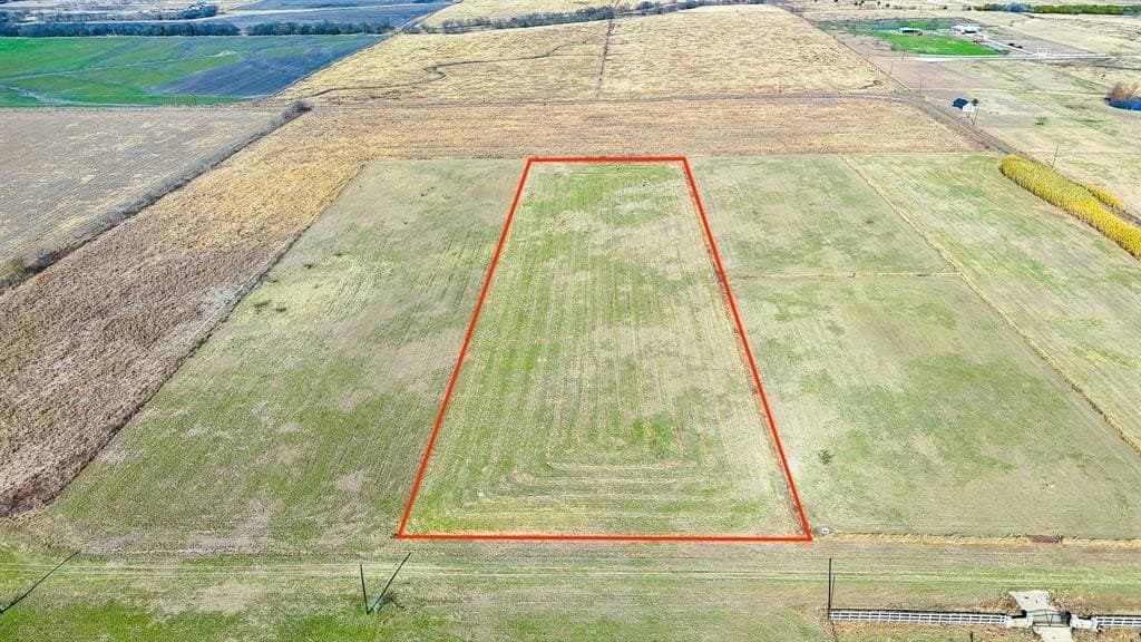 5 acres in Navarro County