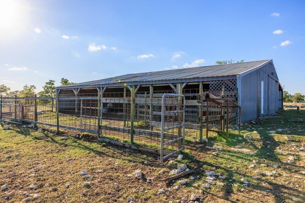 41 acres in Gillespie County - photo 23