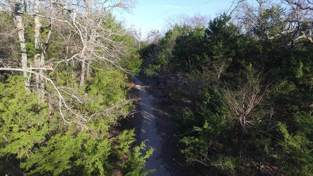 0.01 acres in Henderson County - photo 9