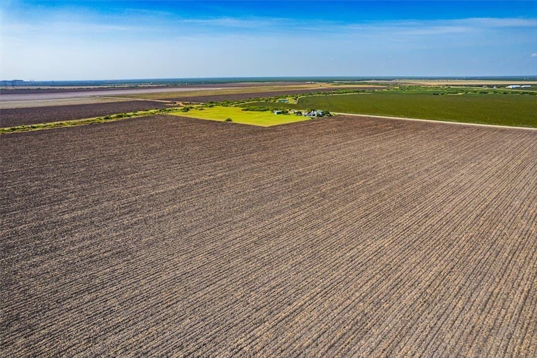 17 acres in San Patricio County - photo 6