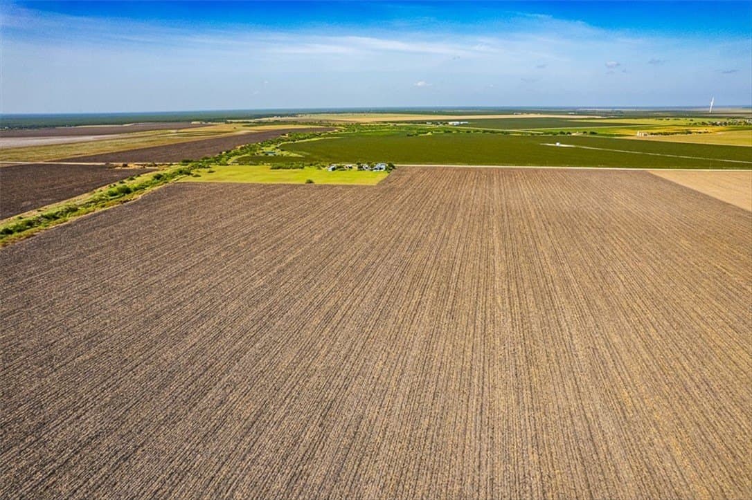 17 acres in San Patricio County - photo 7