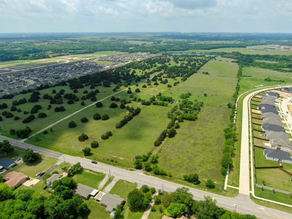 120.19 acres in Ellis County
