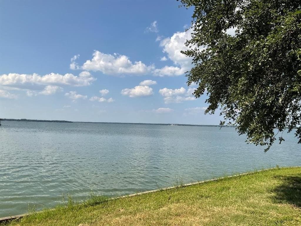 2.4 acres in Navarro County gallery image 4