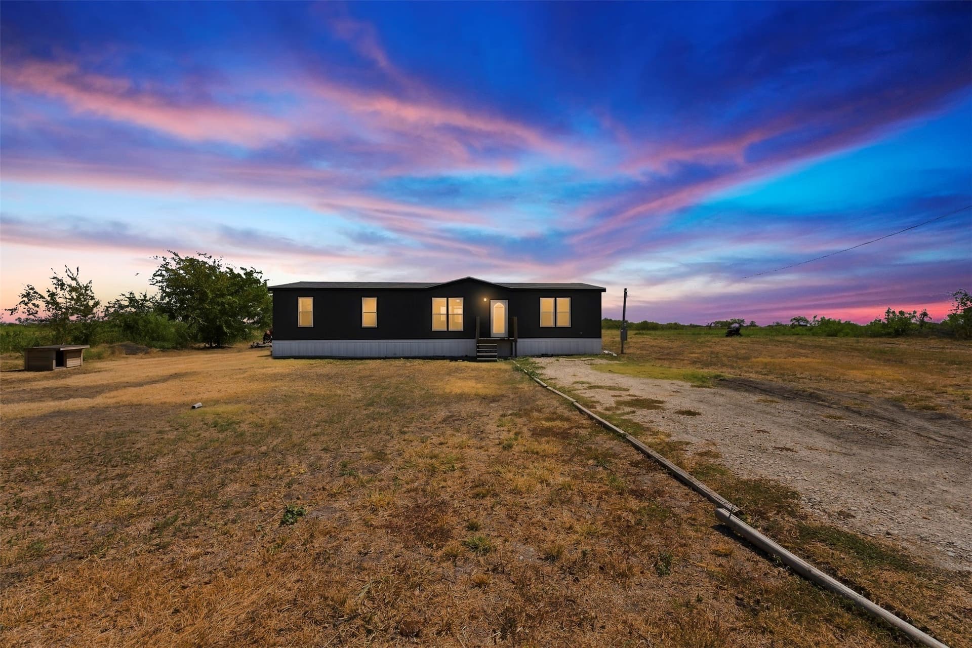 10 acres in Navarro County