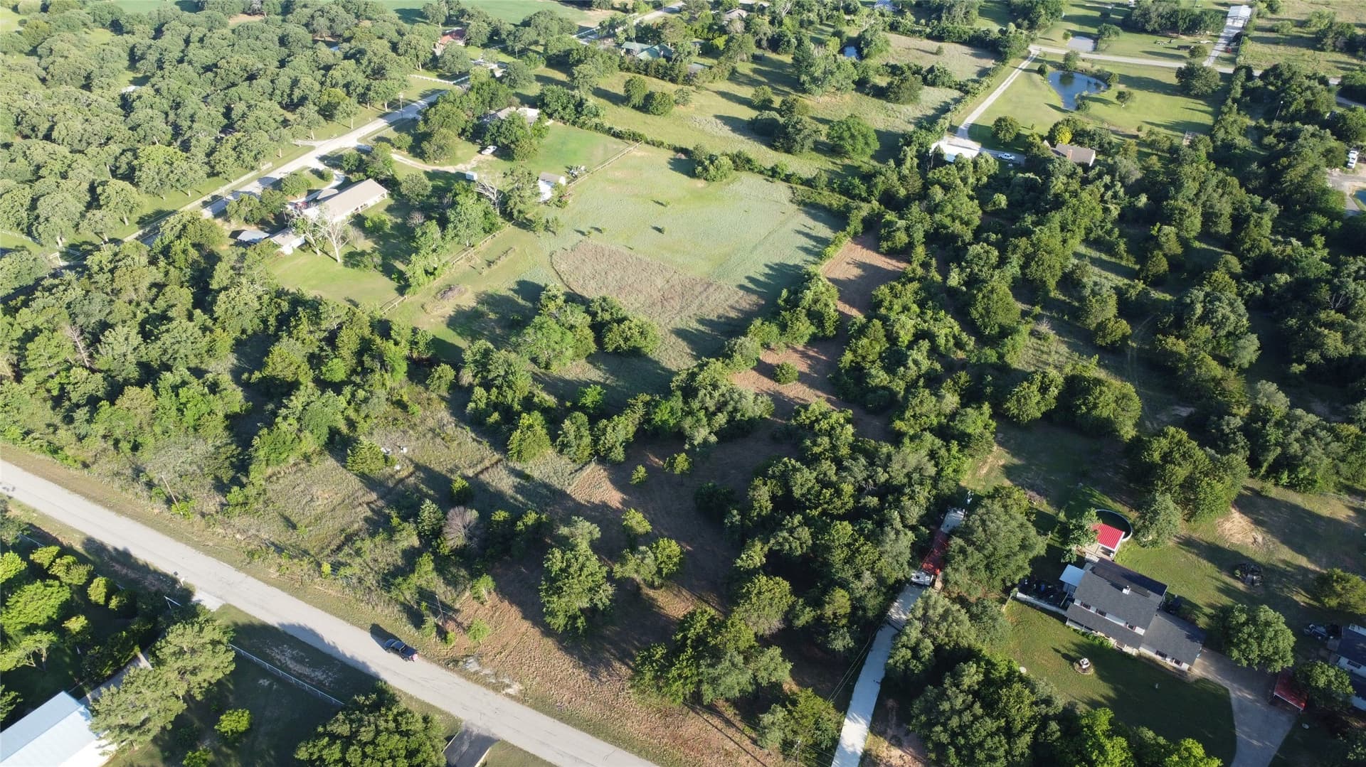 3.68 acres in Tarrant County gallery image 2