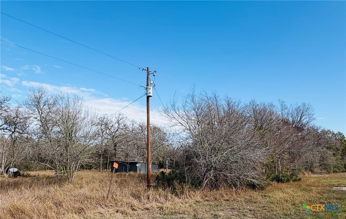 1.21 acres in Lavaca County gallery image 3