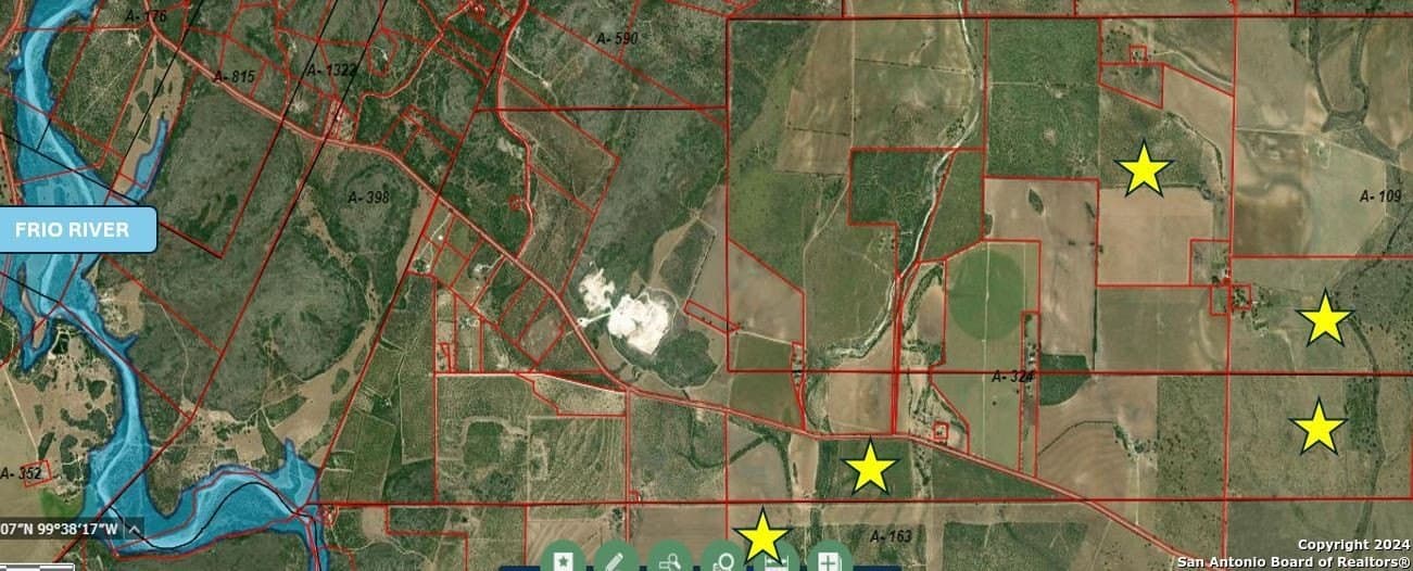 307 acres in Uvalde County gallery image 3