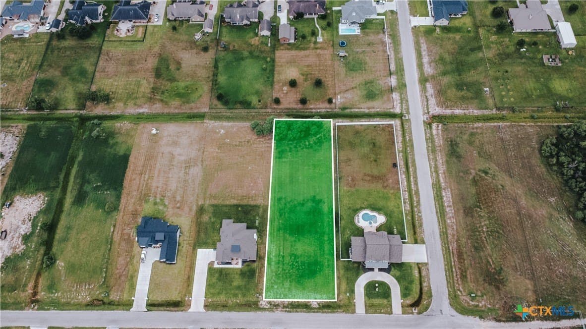 1.06 acres in Victoria County - photo 7