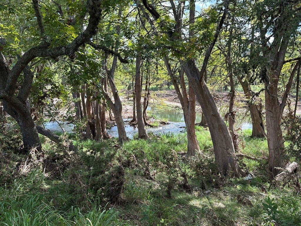 1.1 acres in Kerr County - photo 4