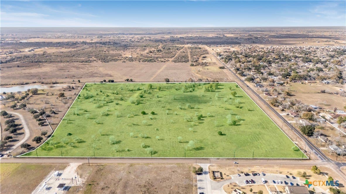 42 acres in Victoria County featured view