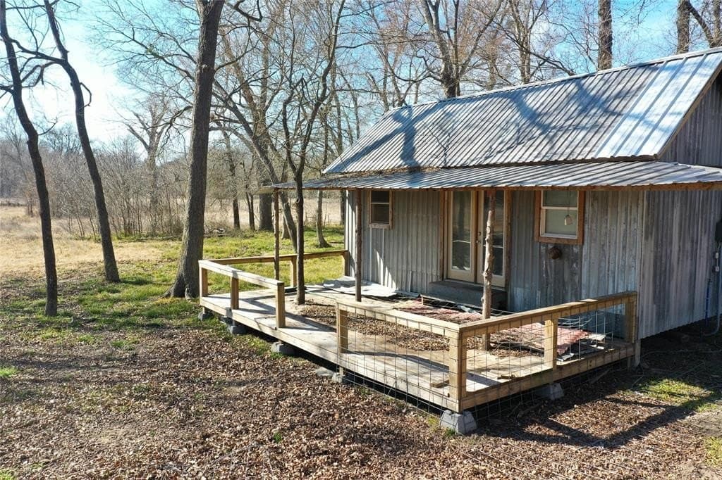 21.47 acres in Freestone County