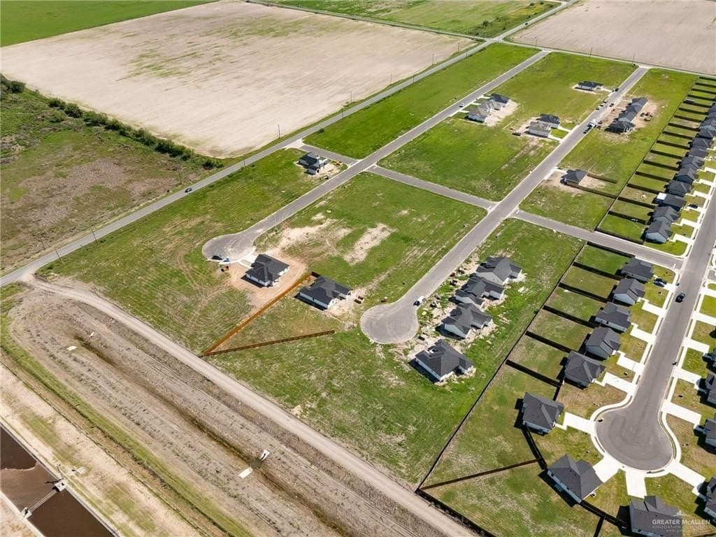 0.2 acres in Hidalgo County - photo 8