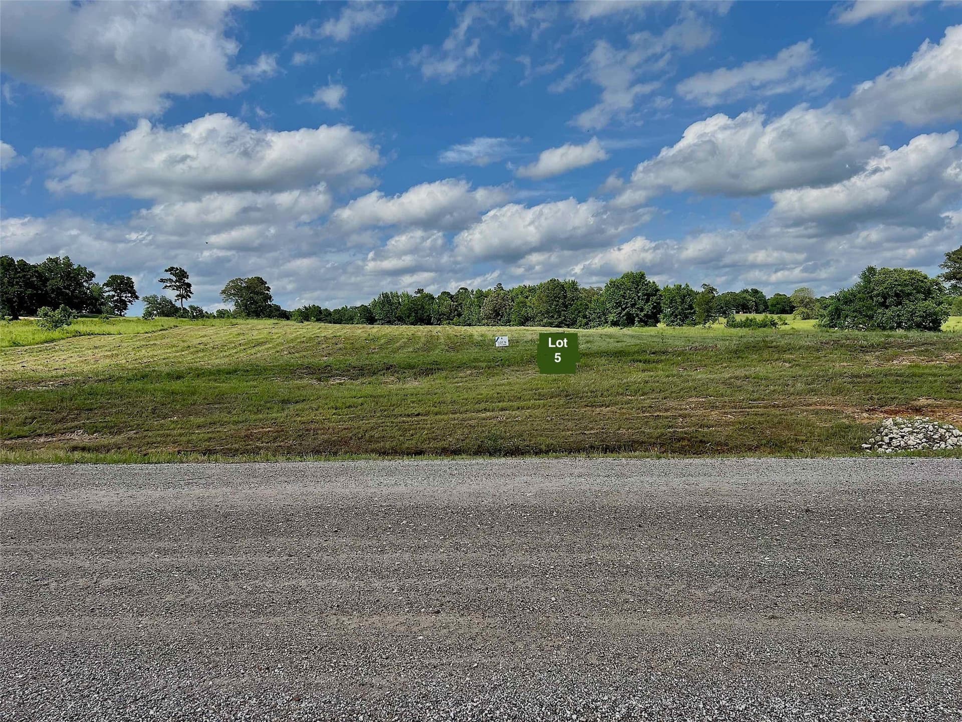 5.01 acres in Upshur County