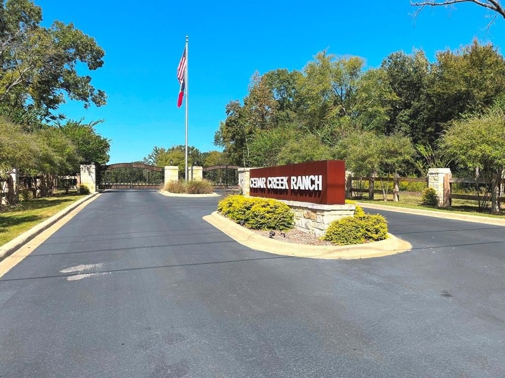 3 acres in Henderson County gallery image 2