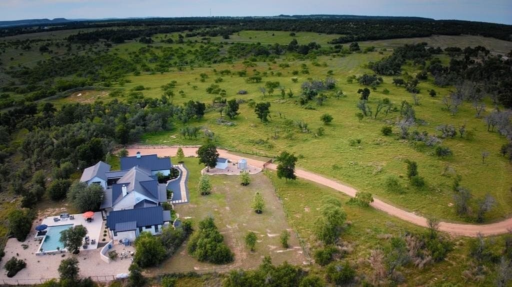 19.73 acres in Gillespie County - photo 3