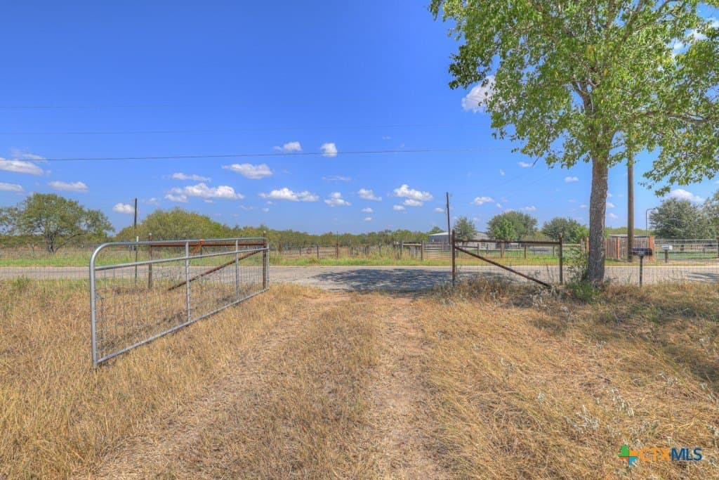 10.1 acres in Guadalupe County - photo 6