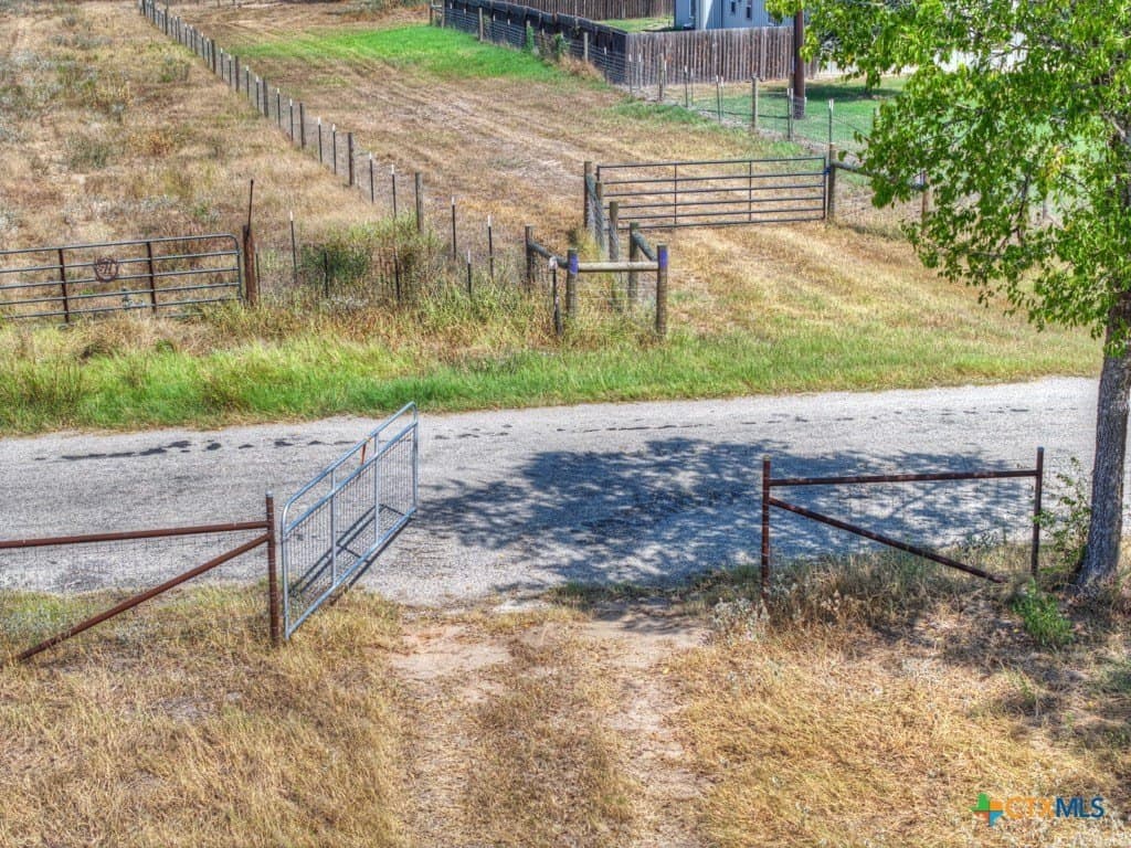 10.1 acres in Guadalupe County gallery image 2