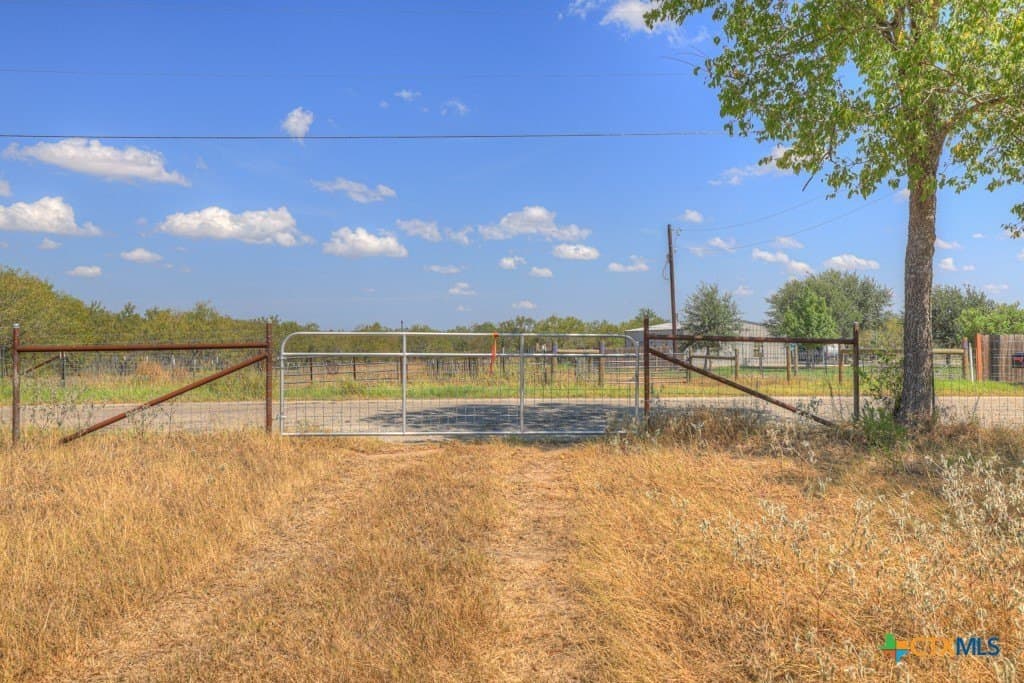 10.1 acres in Guadalupe County - photo 7
