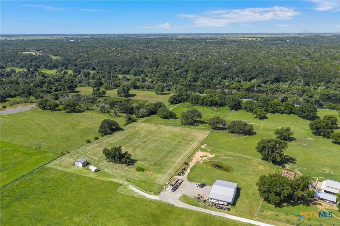 10 acres in Hill County gallery image 2