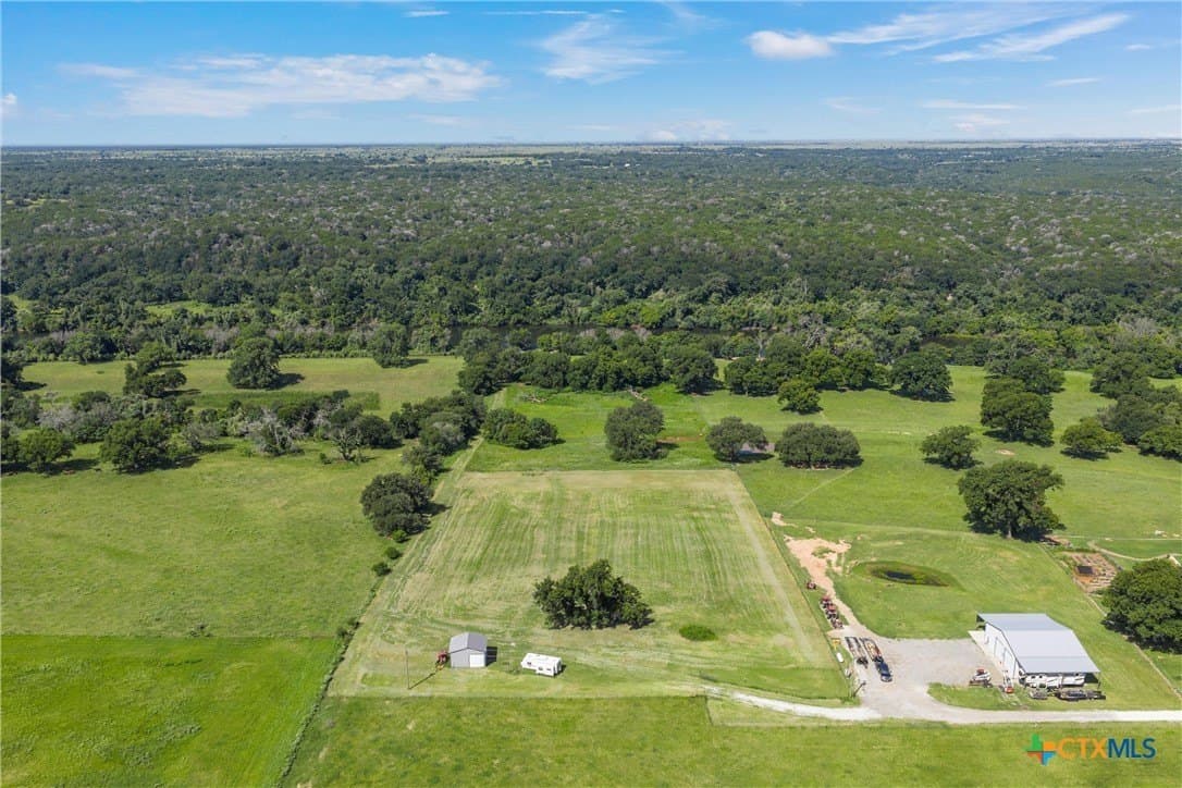 10 acres in Hill County