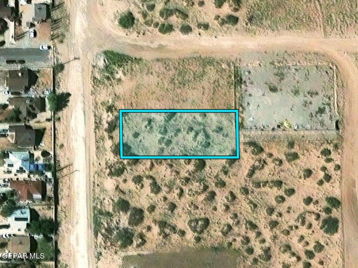0.5 acres in El Paso County