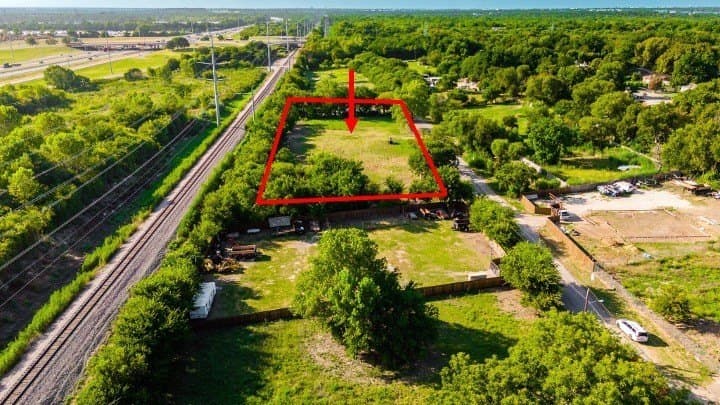 1.75 acres in Dallas County gallery image 4