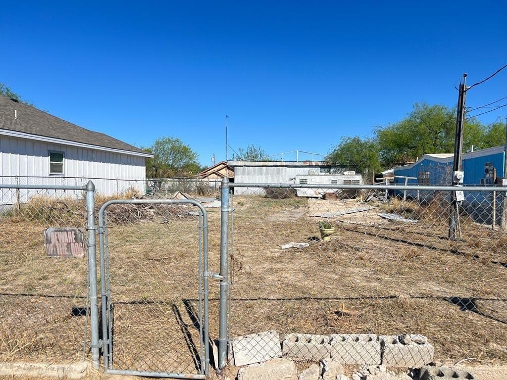 0.17 acres in Maverick County