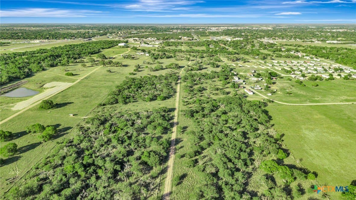 68 acres in Victoria County - photo 9