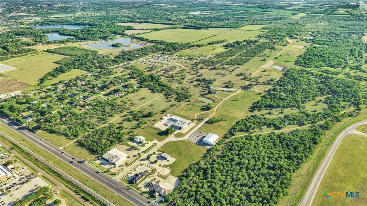 68 acres in Victoria County - photo 7