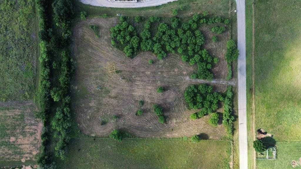 3.5 acres in Gillespie County gallery image 4