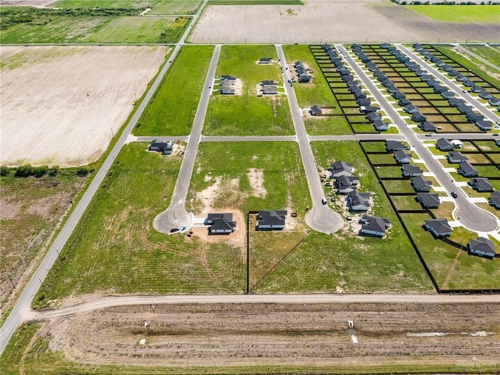 0.2 acres in Hidalgo County - photo 8