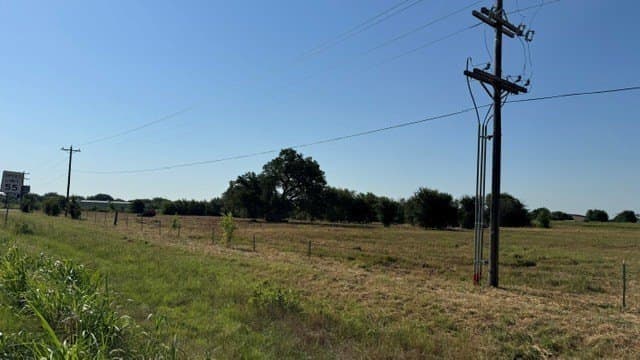 3.58 acres in Cooke County - photo 6