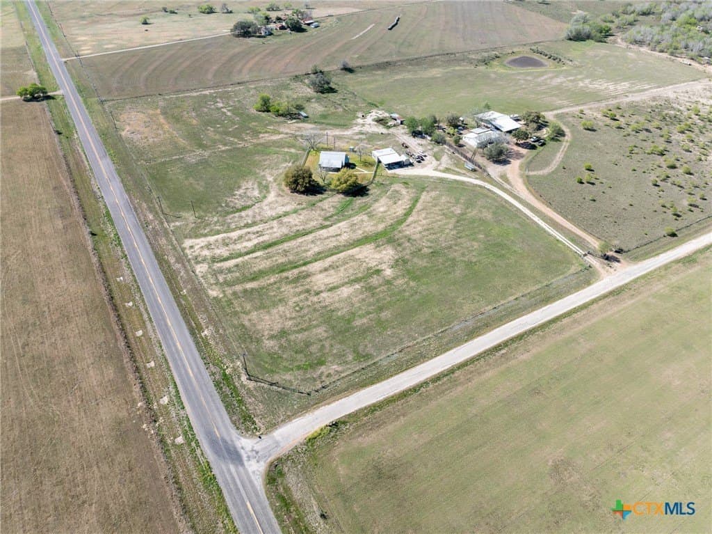 13.75 acres in DeWitt County - photo 10