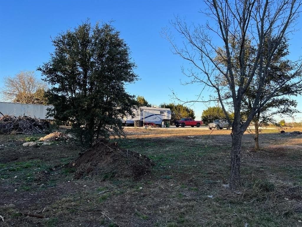 0.84 acres in Hill County gallery image 2