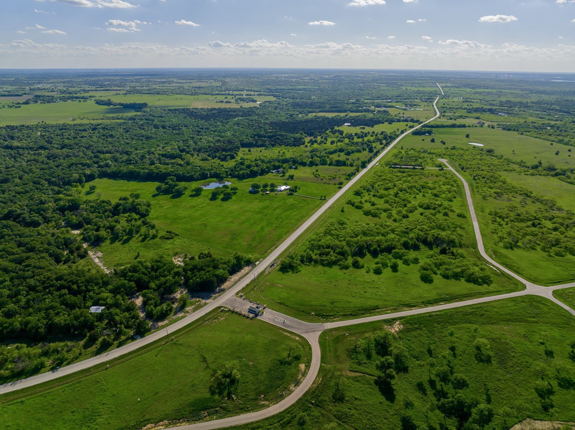 1.06 acres in Navarro County - photo 38