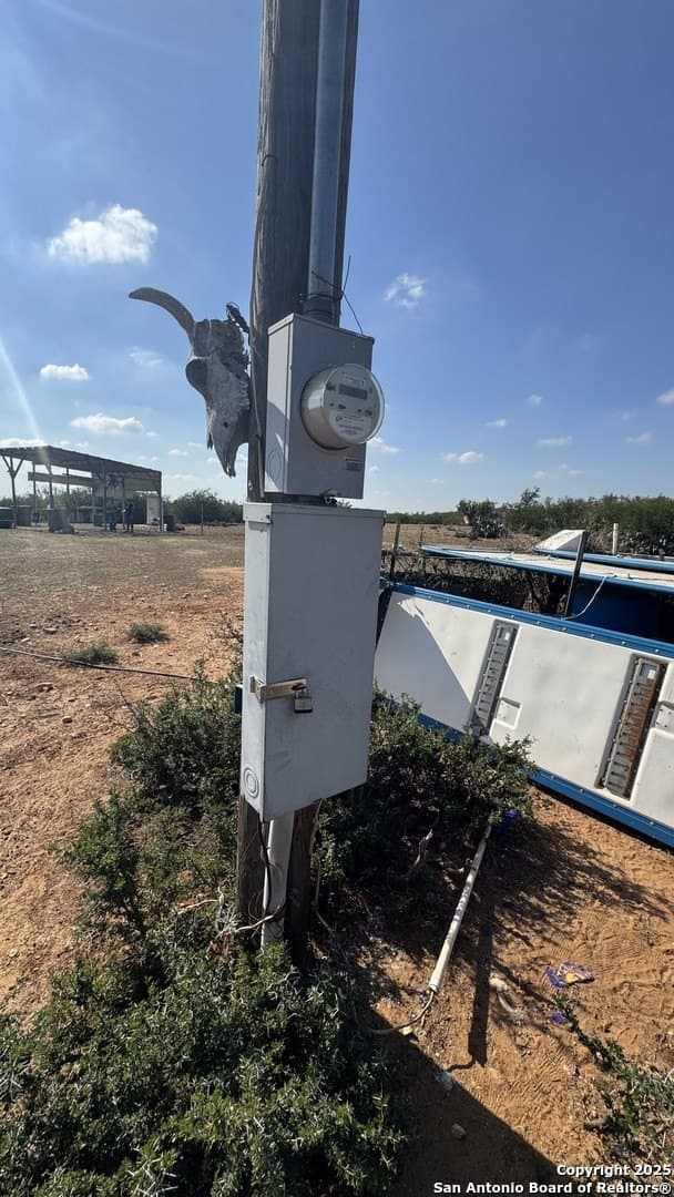 10.01 acres in Frio County gallery image 4