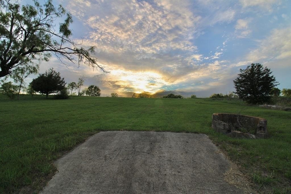 0.65 acres in Dallas County gallery image 3